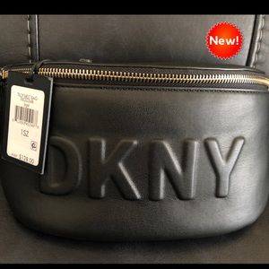 DKNY Blk/Gld Fanny Pack